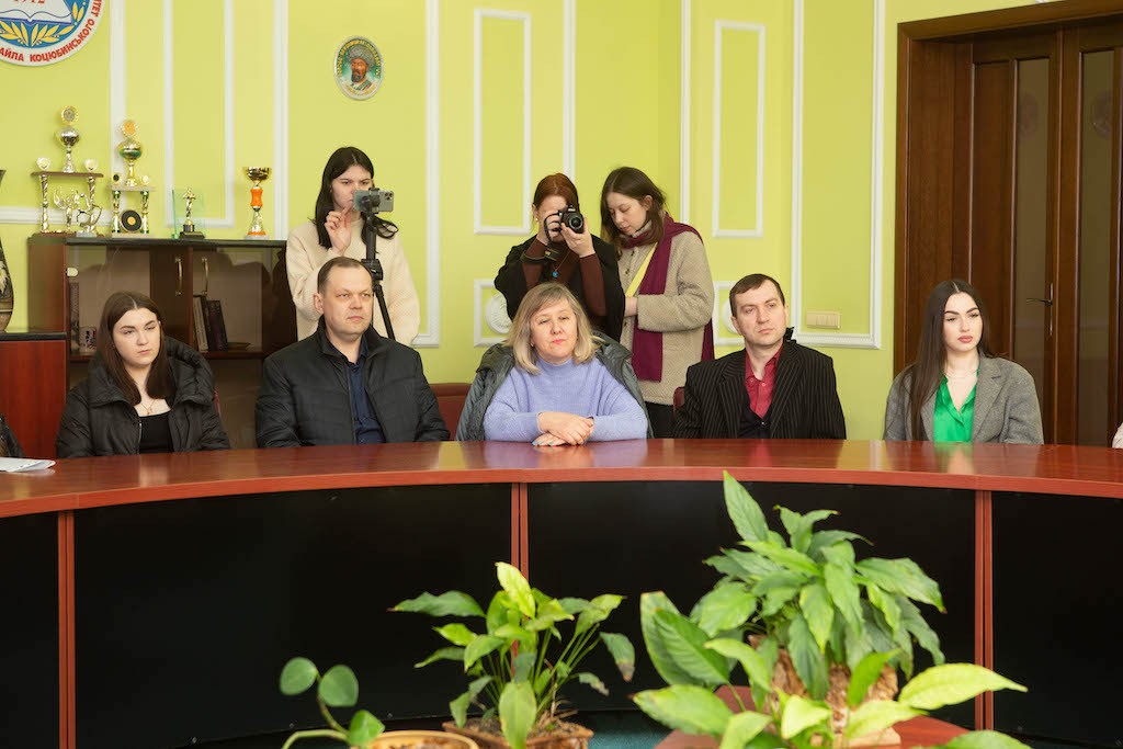 в рамках презентації конкурсу відбулась зустріч засновника медіаходингу "Новини Вінниці" Миколи Філонова з ректором Вінницький державний педагогічний університет імені Михайла Коцюбинського доктором педагогічних наук, професором Наталією Лазаренко та студентами університету