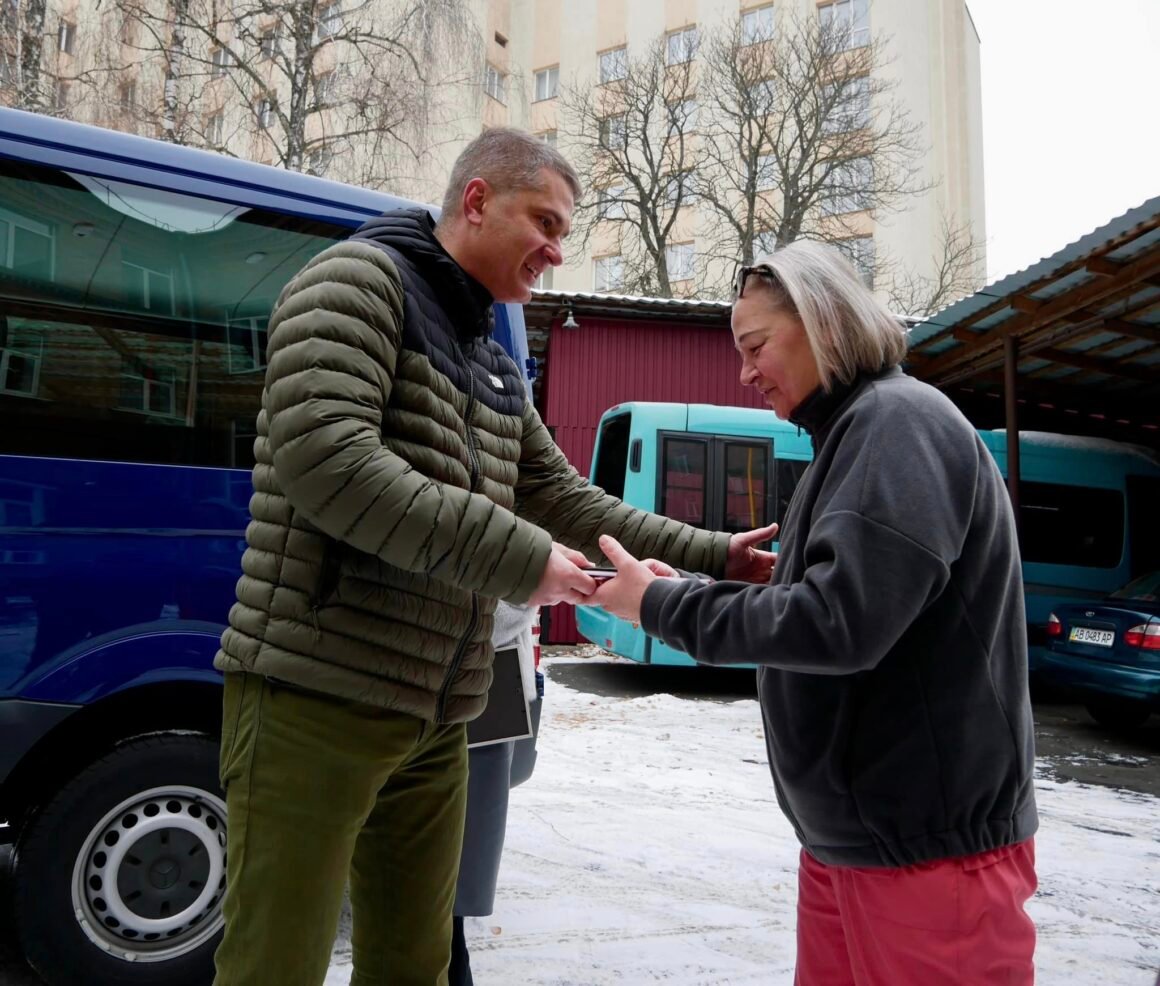 Вінницькій службі крові передали автомобіль