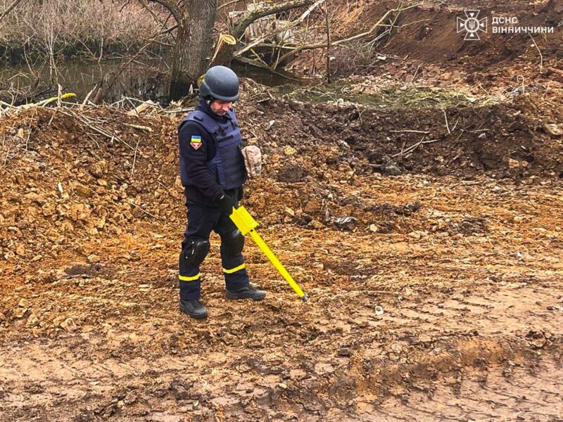 На Вінниччині сапери підірвали два снаряди