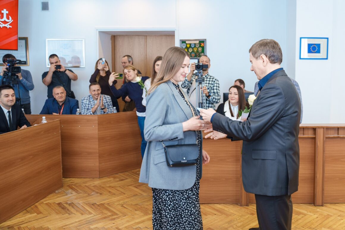У Вінниці привітали матерів та батьків, в яких народилися малюки на День міста