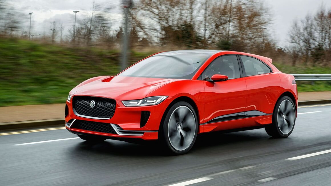 У Вінниці автомобіль Jaguar збив дитину на переході