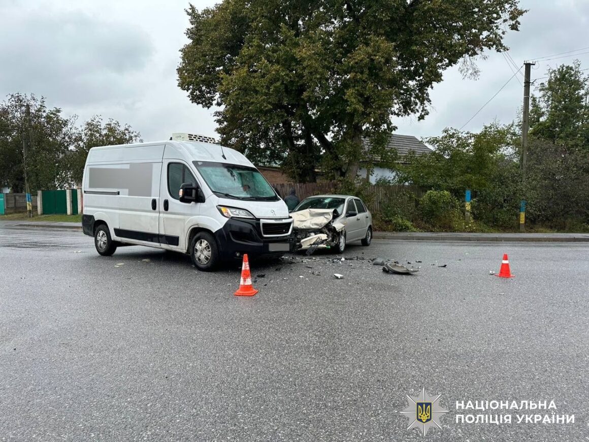 Поліція Вінниччини розслідує три ДТП: травмувалися троє водіїв