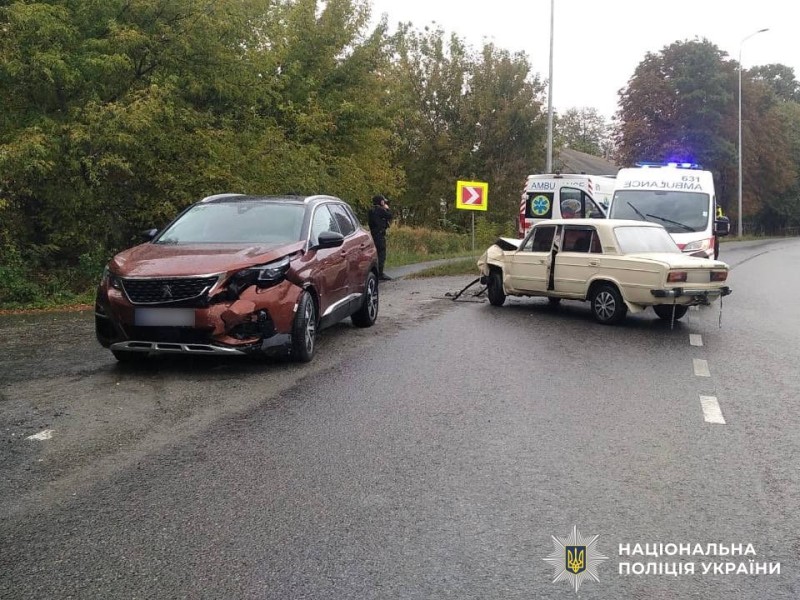На Вінниччині в лікарню потрапили батько та син – учасники ДТП