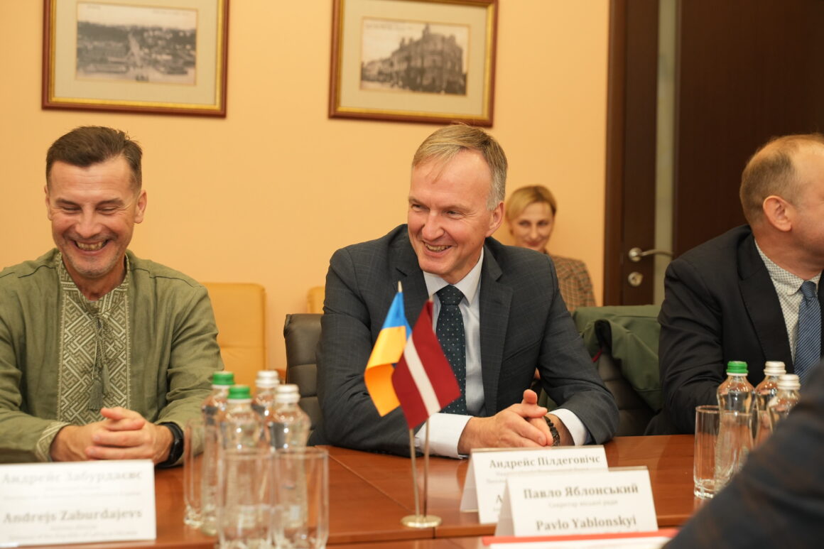 Вінницю відвідав новопризначений посол Латвії Андрейс Пілдеговічс