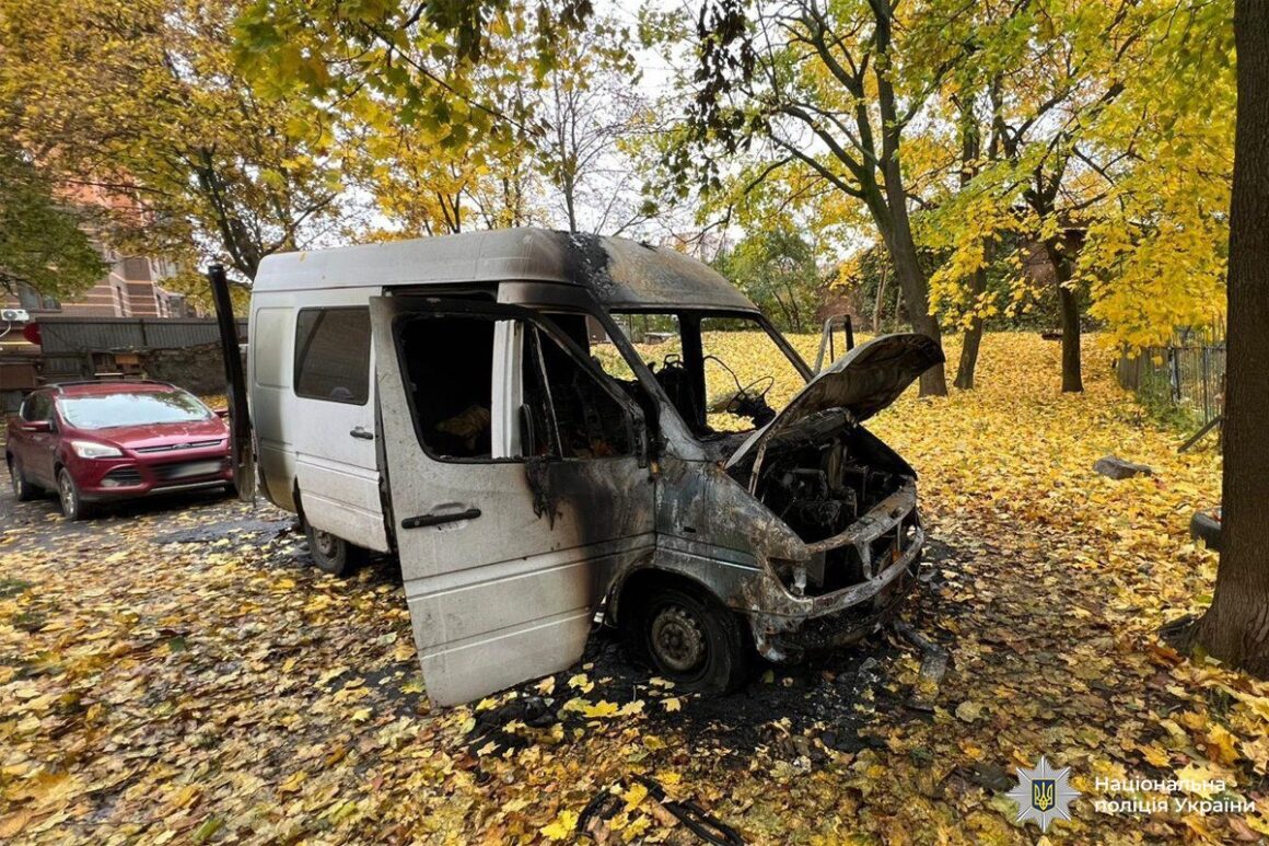 Спалив авто за наказом росіян.