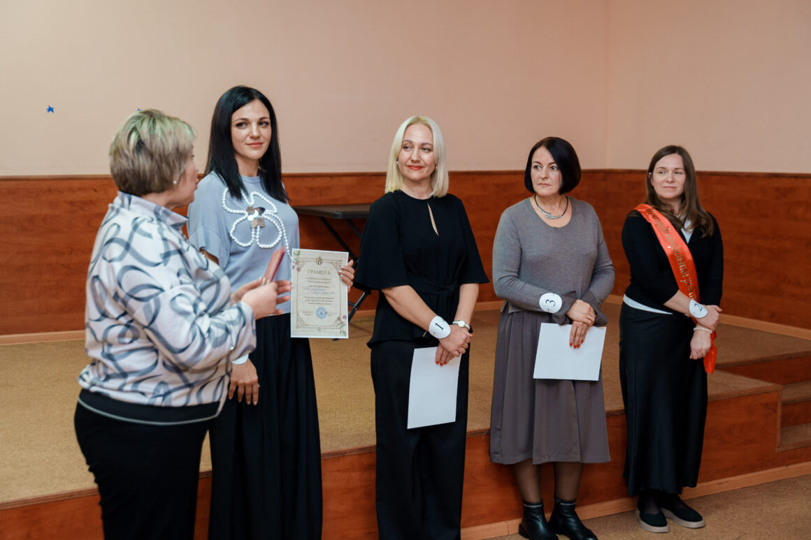 У Вінницькому терцентрі визначали кращу соціальну працівницю року