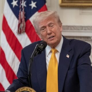 Дональд Трамп переговорив з Путіним.
