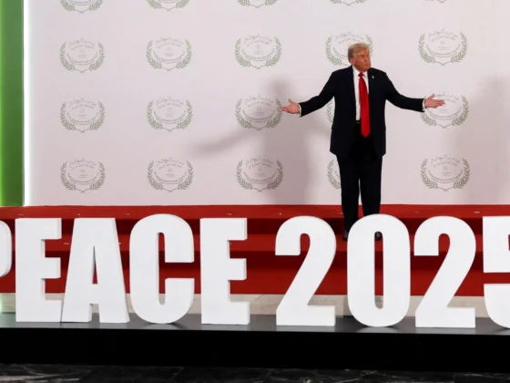 Дональд Трамп хоче повторити успіх – поки що – своєї угоди про припинення вогню в Газі. Фото : Сюзанна Планкетт/Getty