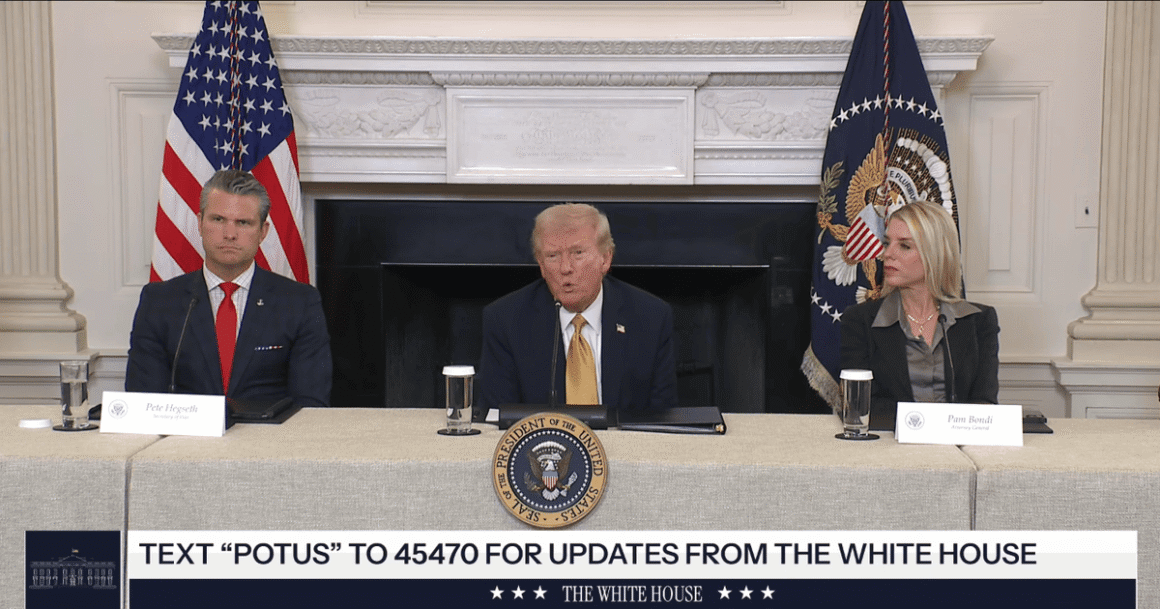 Трамп дав черговий брифінг.