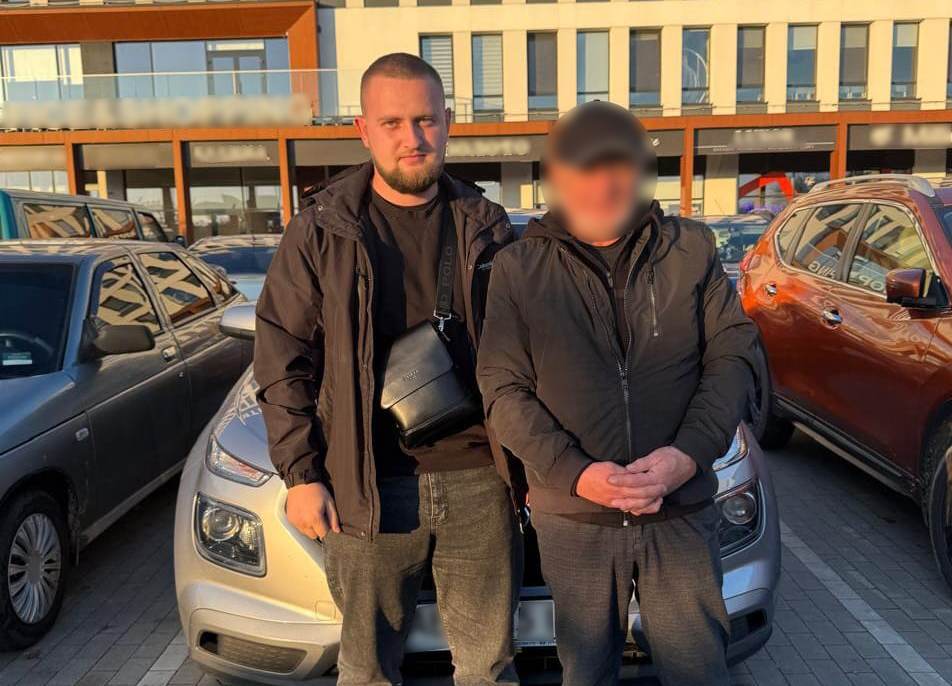 Обкрадав помешкання через вікна.
