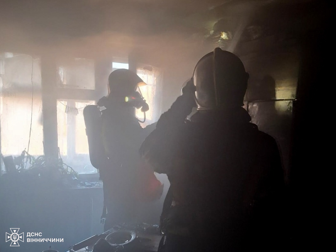 У Вінниці під час пожежі врятували двох людей