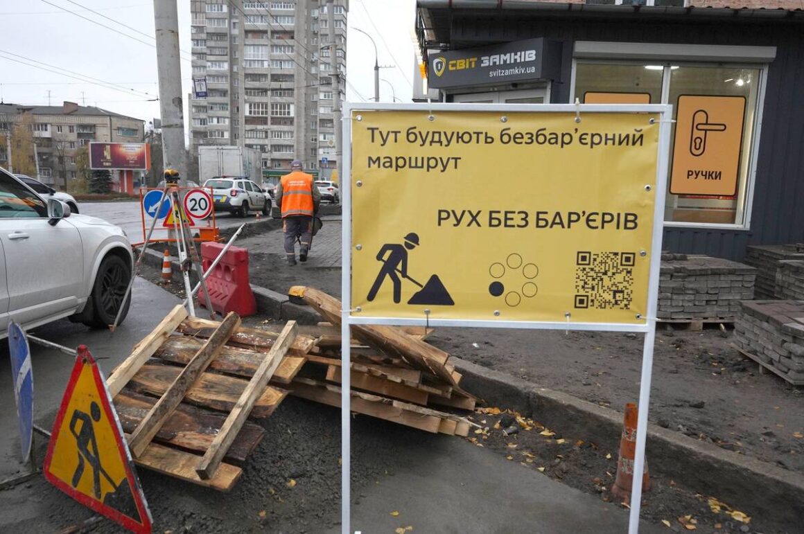 Вінницьким підприємцям розповіли про вимоги на безбар’єрному маршруті
