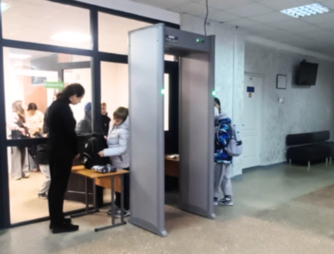 У вінницькі школи можна буде зайти тільки через металодетектор