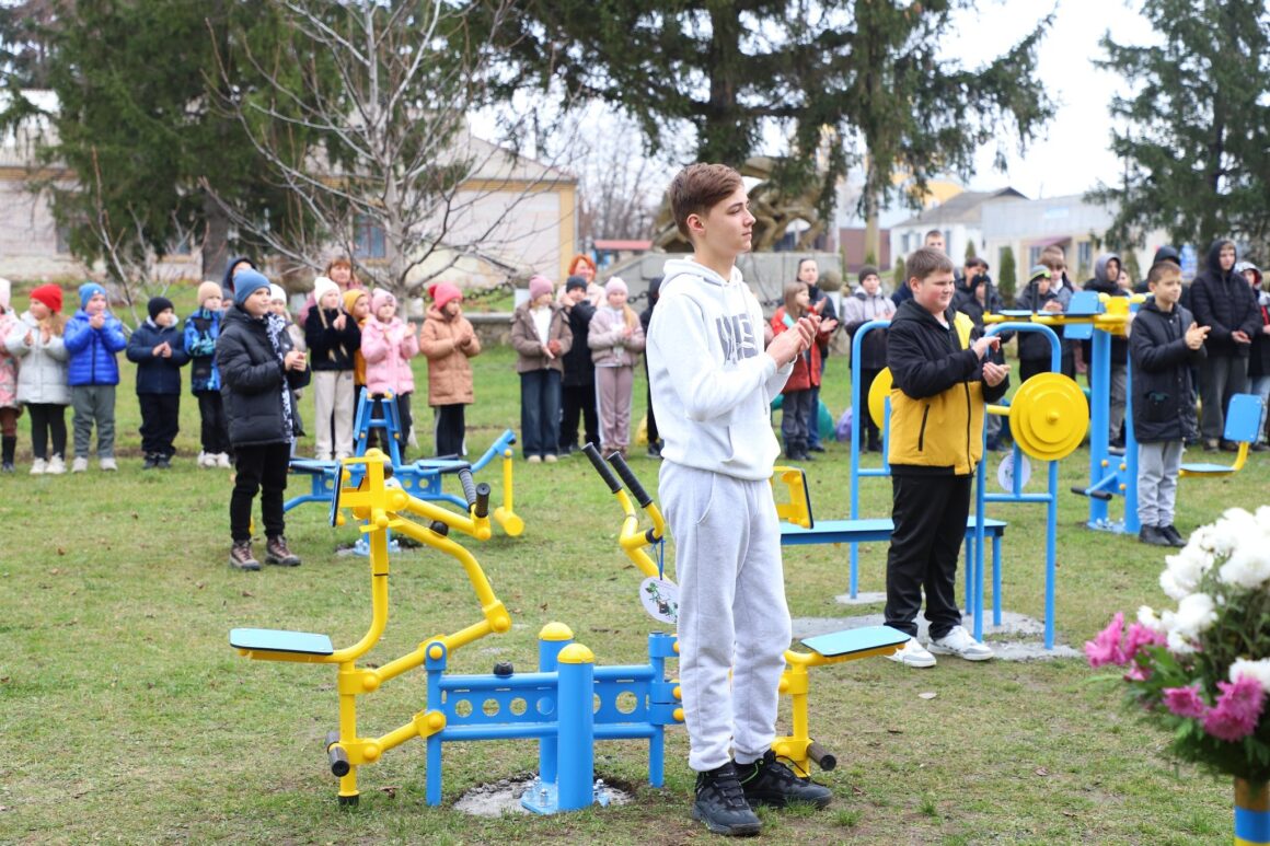 У Ганнополі на Вінниччині відкрили спортивний майданчик