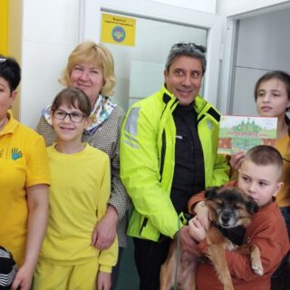 Італійський письменник в гостях у маленьких пацієнтів.