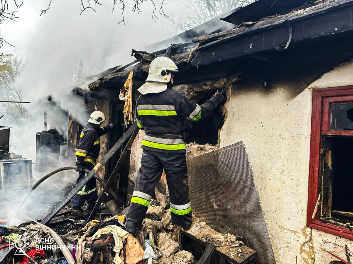 На Вінниччині під час пожежі димом отруївся чоловік