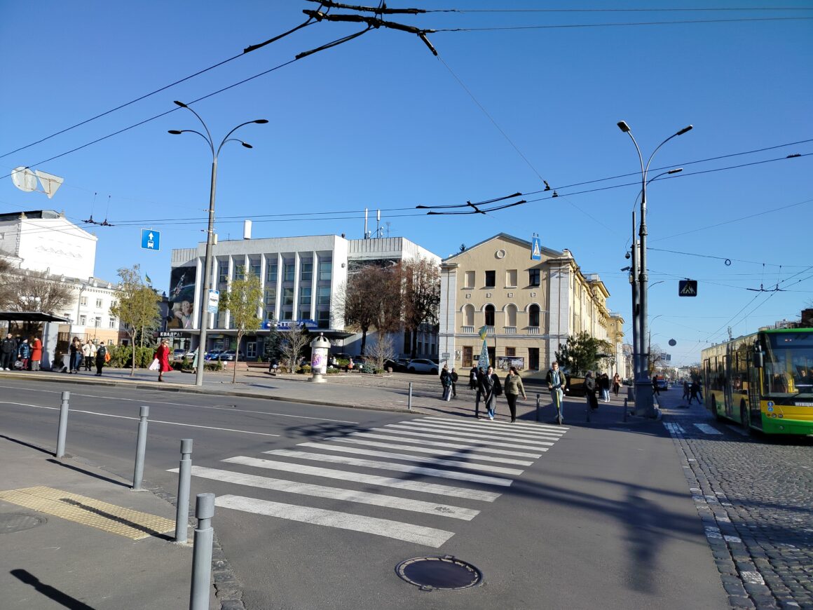 У Вінниці облаштовують до вимог безбар’єрності ще одне перехрестя