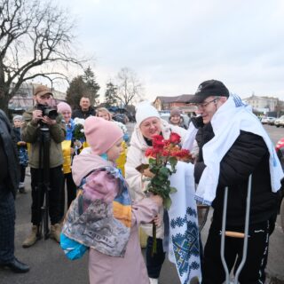 Зустріли з полону.