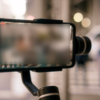 Створювала порнографію.