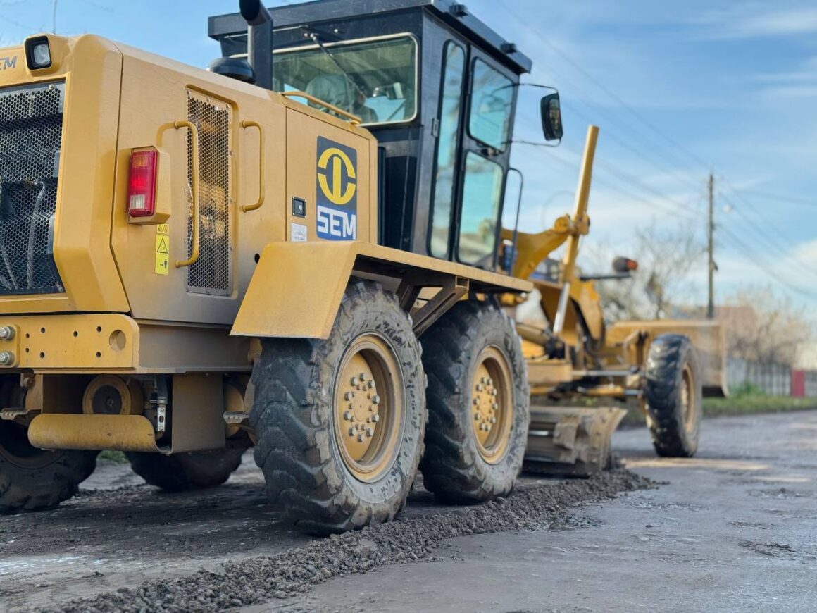 У приватному секторі Вінниці закінчують висипати щебінь на дороги