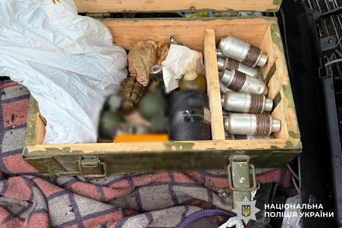 На Вінниччині затримали чоловіка, який облаштував декілька схронів зброї