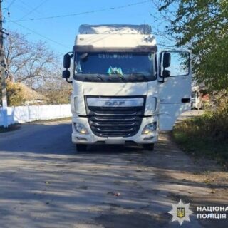 Вантажівка збила хлопчика.