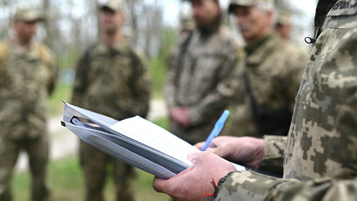 Вінницький суд призначив покарання для працівника ТЦК та СП за зловживання впливом