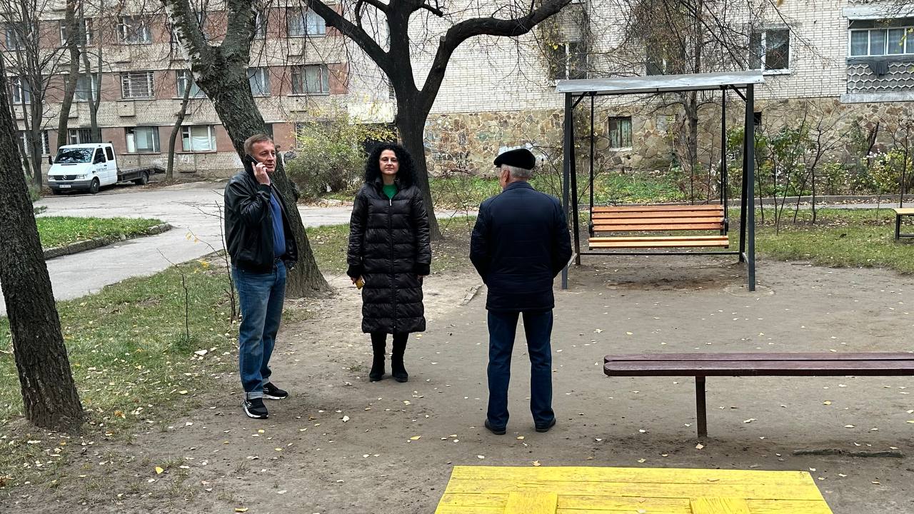 «Твори добро» у дії: мешканці та благодійники разом облаштували двір на Келецькій