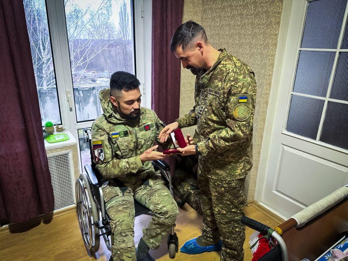 Пораненим бійцям бригади з Вінниччини «Червона Калина» вручили нагород