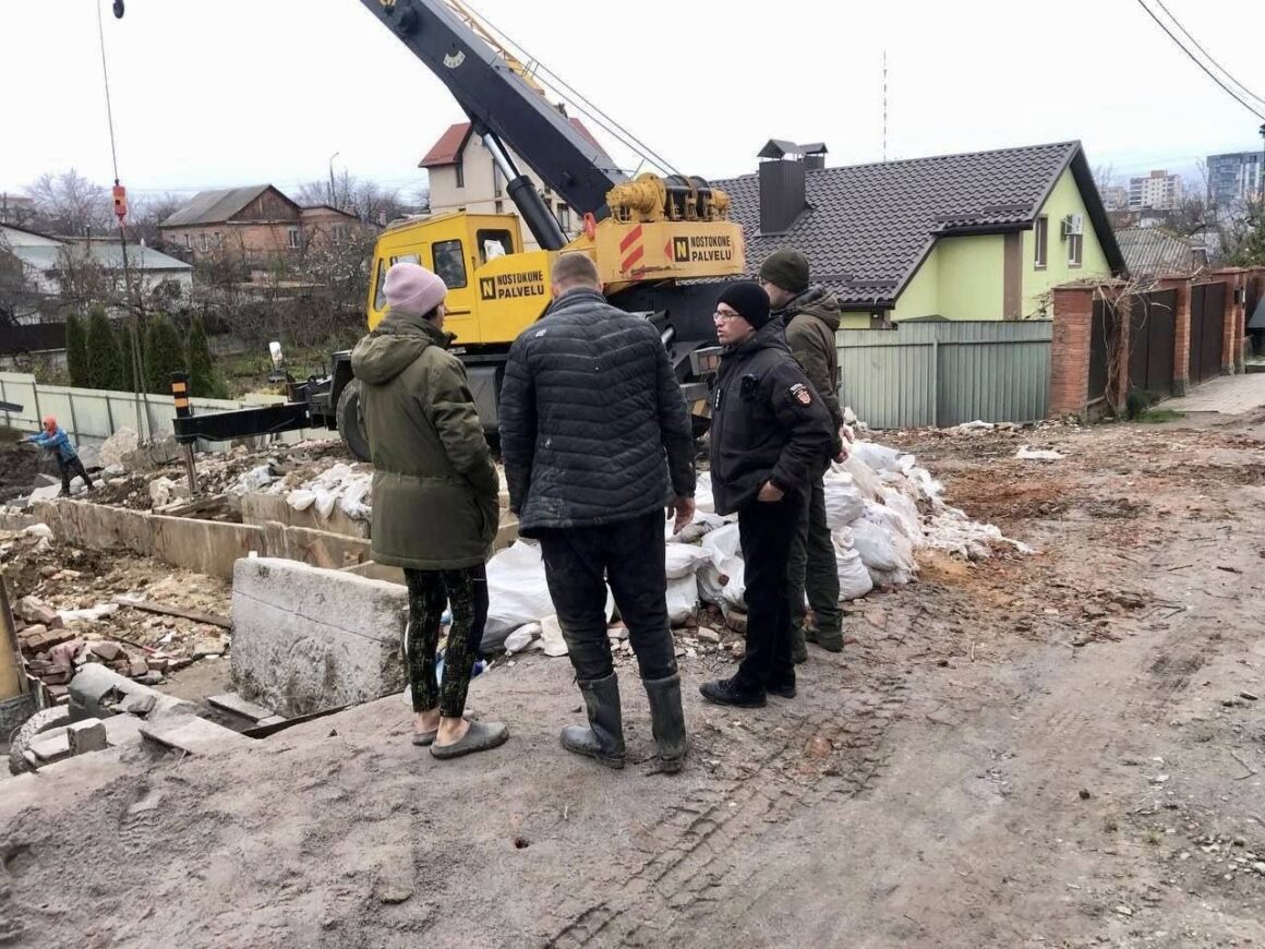 У Вінниці на річці Дьогтянчик виявили незаконне будівництво