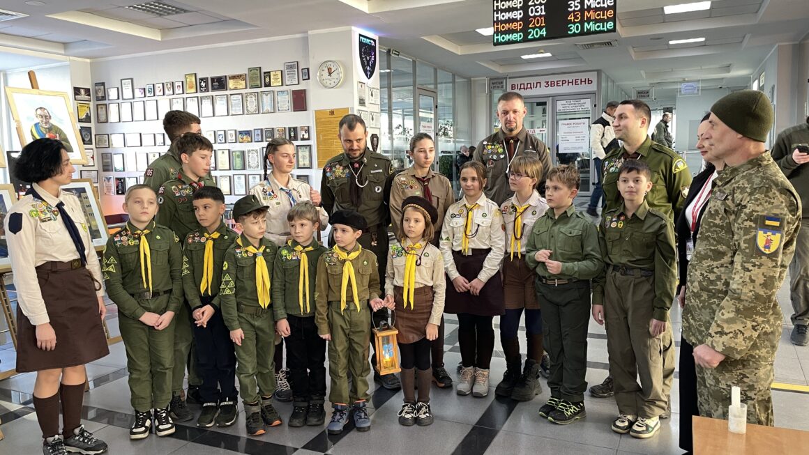 У Вінницькій міськраді горить лампадка з Вифлеємським вогнем