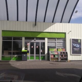 Побив чоловіка на заправці.