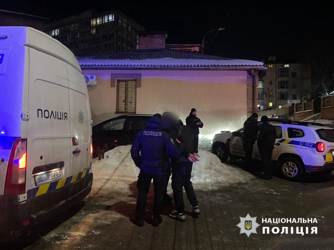 Поліція затримала вінничанина, який приніс гранату у кафе