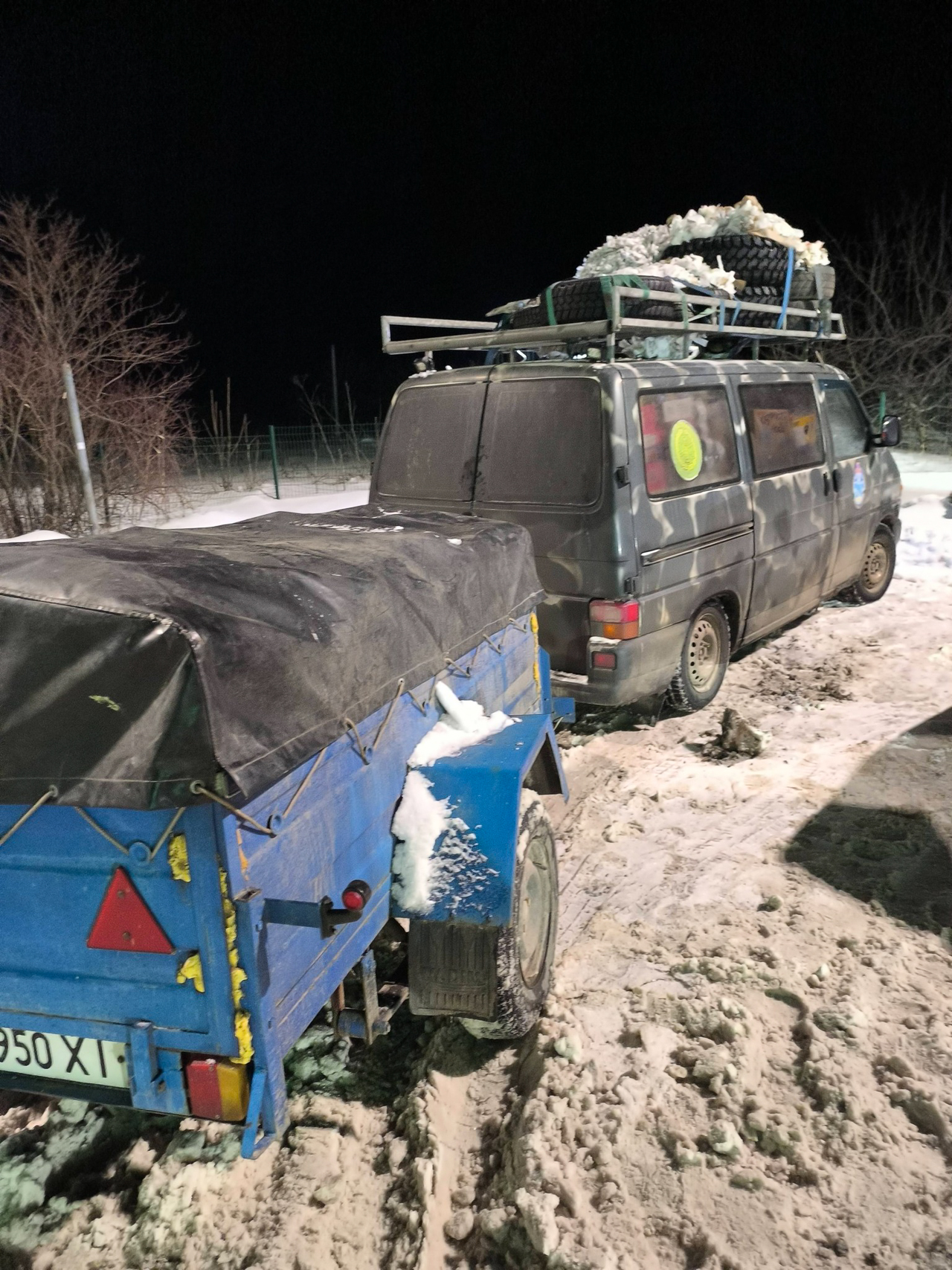 Вінницькі священники ПЦУ відвезли бійцям на фронт допомогу