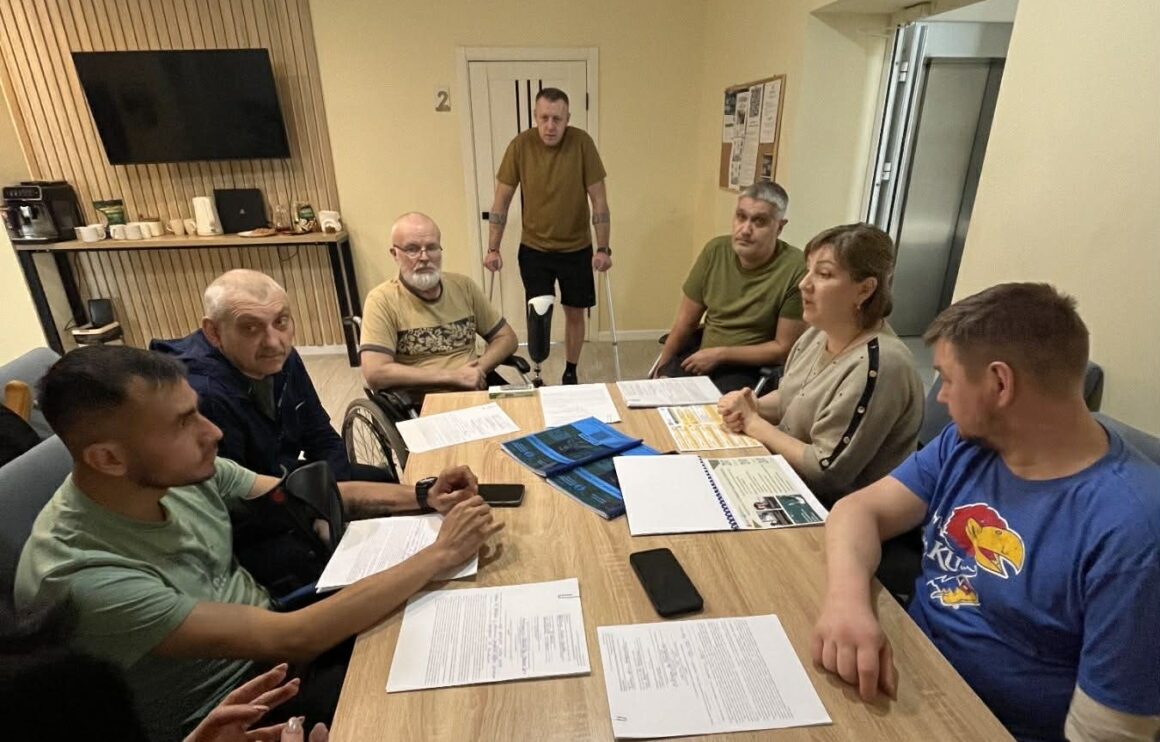У Вінниці разом з ветеранами обговорювали проблему забезпечення протезами