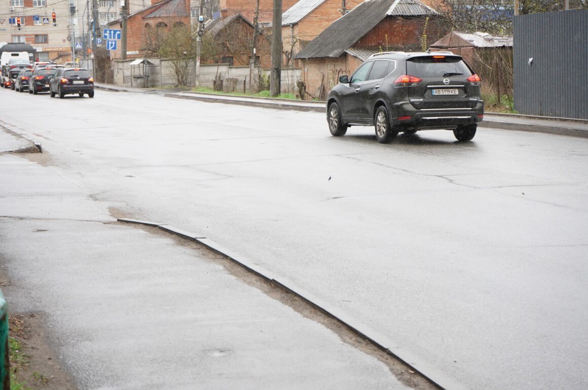 У Вінниці розпочали асфальтувати дороги в приватному секторі
