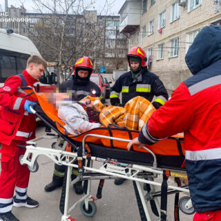 Допомогли бабусі.