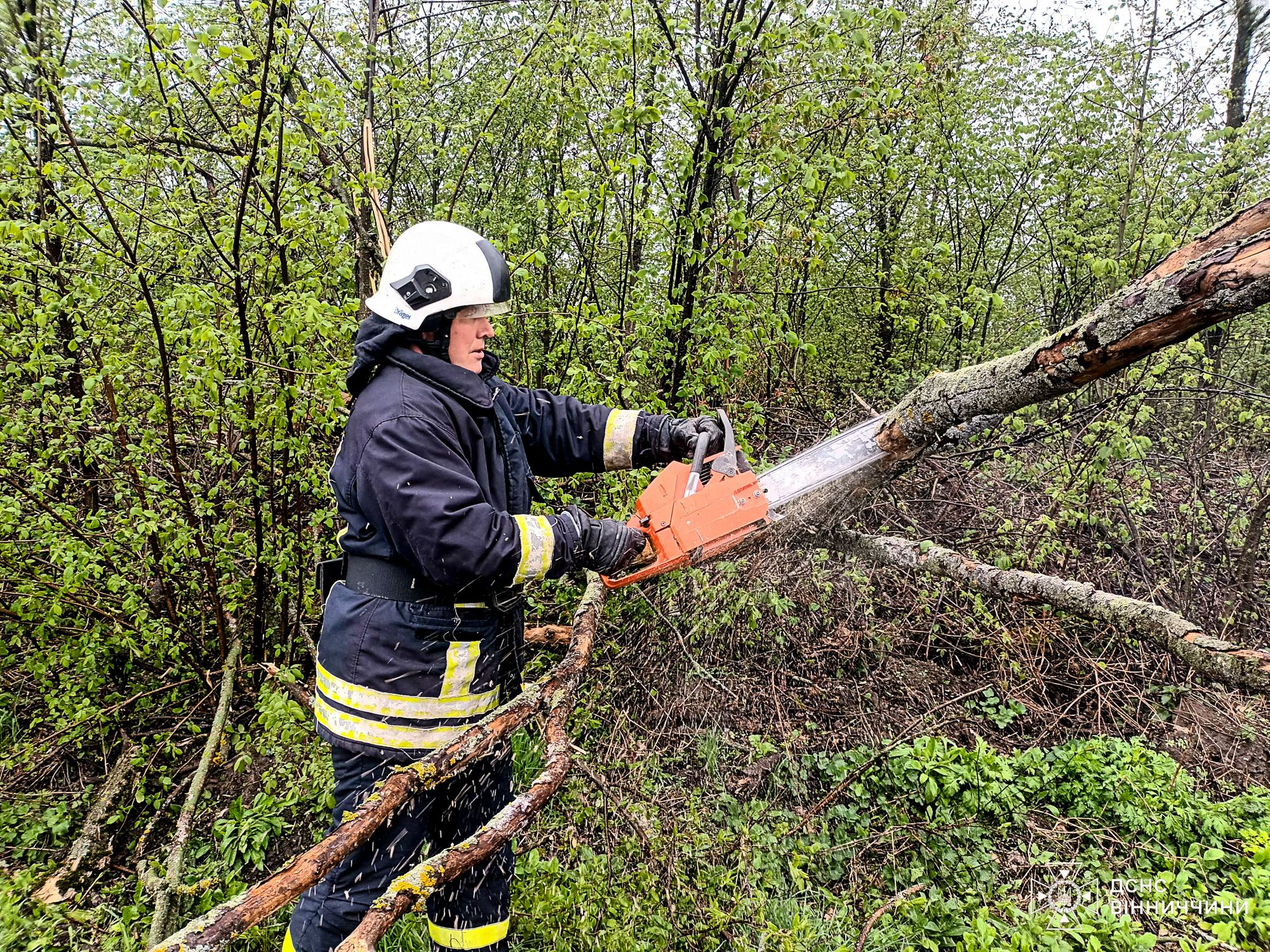 У Вінницькій області продовжують долати наслідки негоди