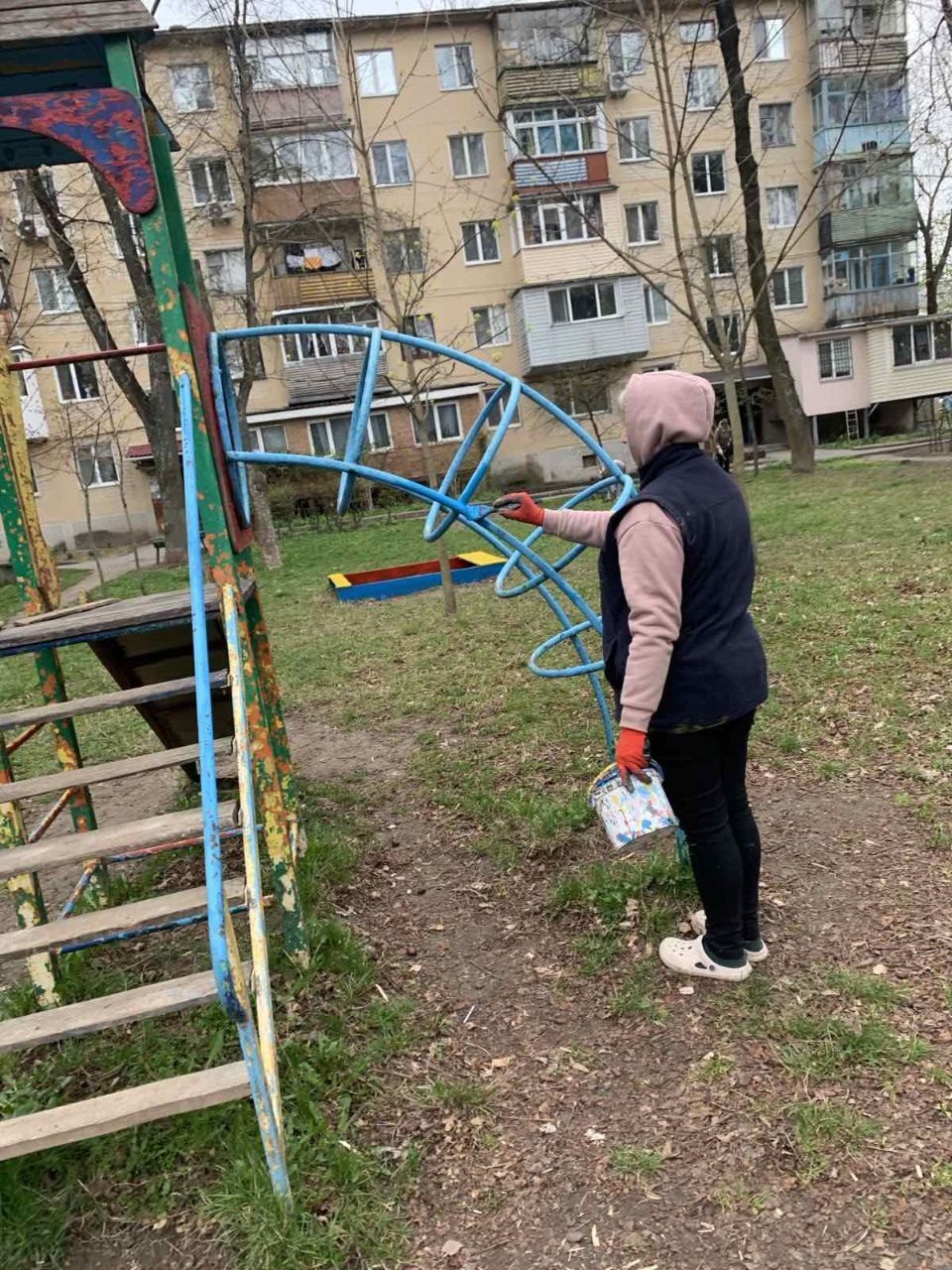 У Вінниці закінчили прибирати двори багатоповерхівок