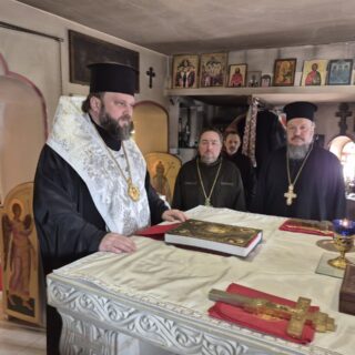 Архієпископ Вінницький і Барський Павло.