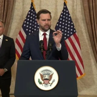 Джей Ді Венс.