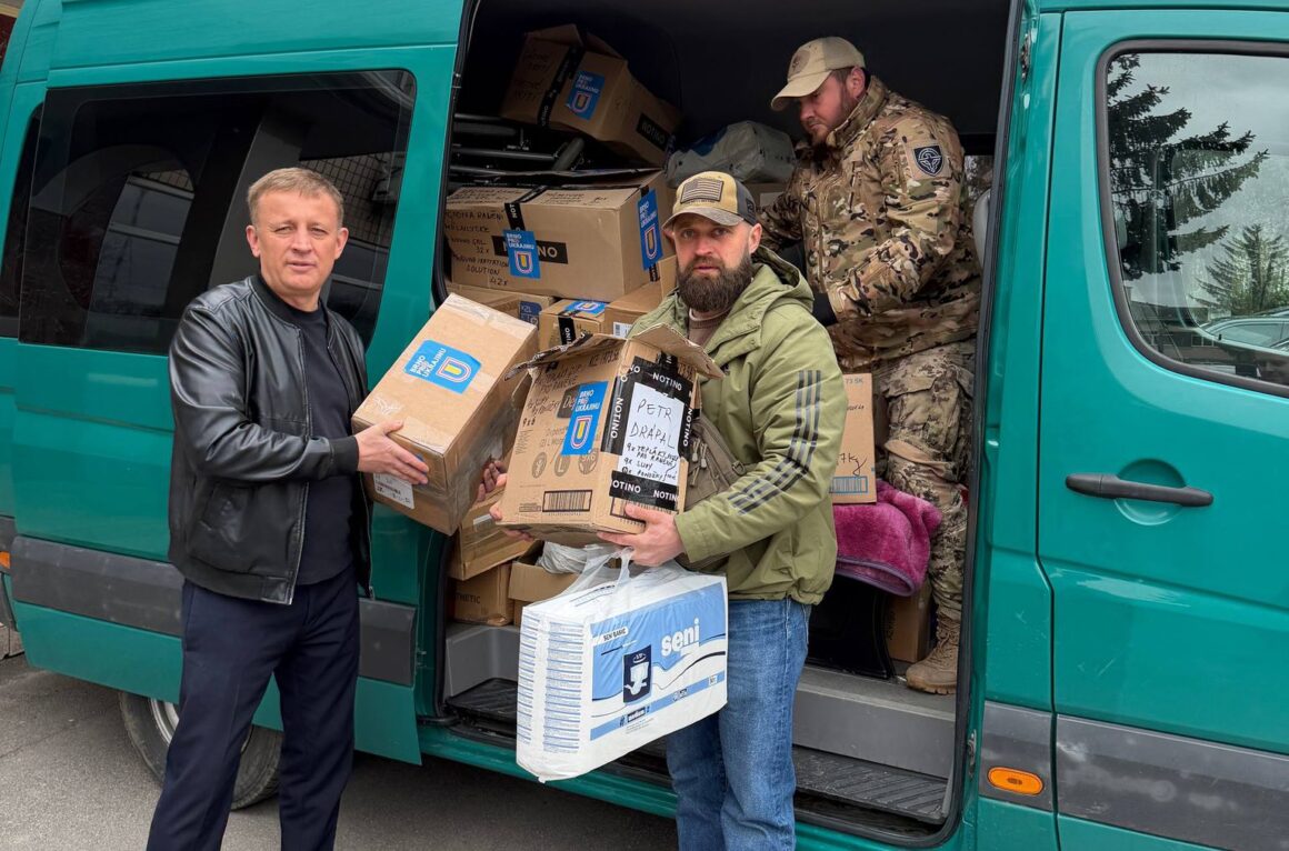 У Вінниці передали допомогу у лікарні для поранених бійців
