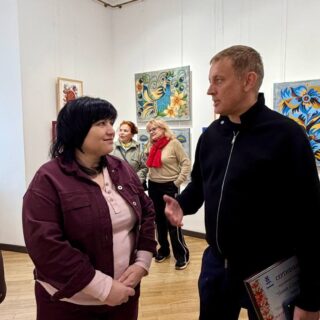 Вручили сертифікат.