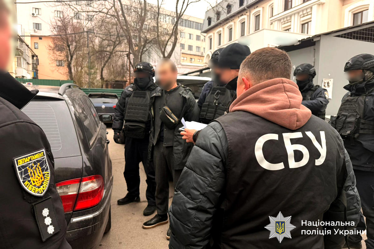 У Вінниці затримали киянина, який мав сприяти у незаконному перетині кордону