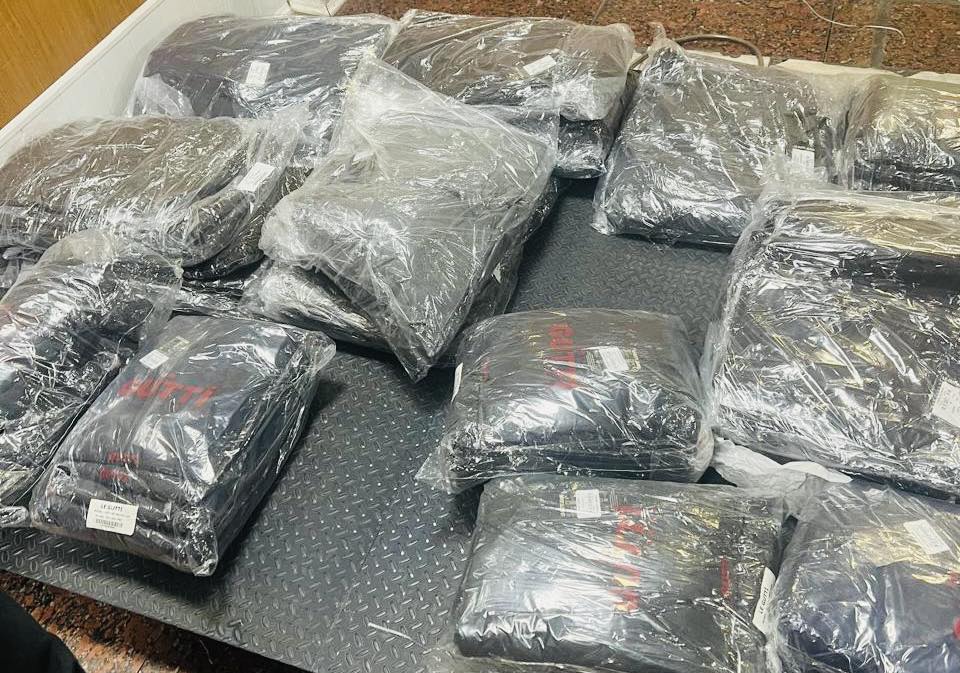 Вінницькі митники припинили спробу незаконного ввезення вантажу під виглядом гуманітарного