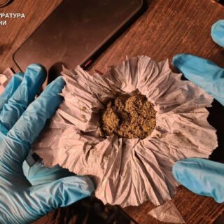 Засудили збувача.