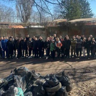 Провели прибирання.