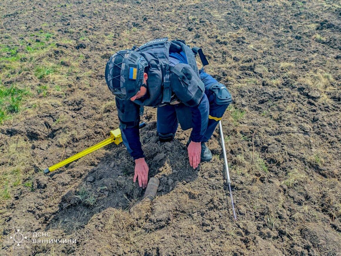 На Вінниччині знешкодили снаряд, який мав от-от вибухнути
