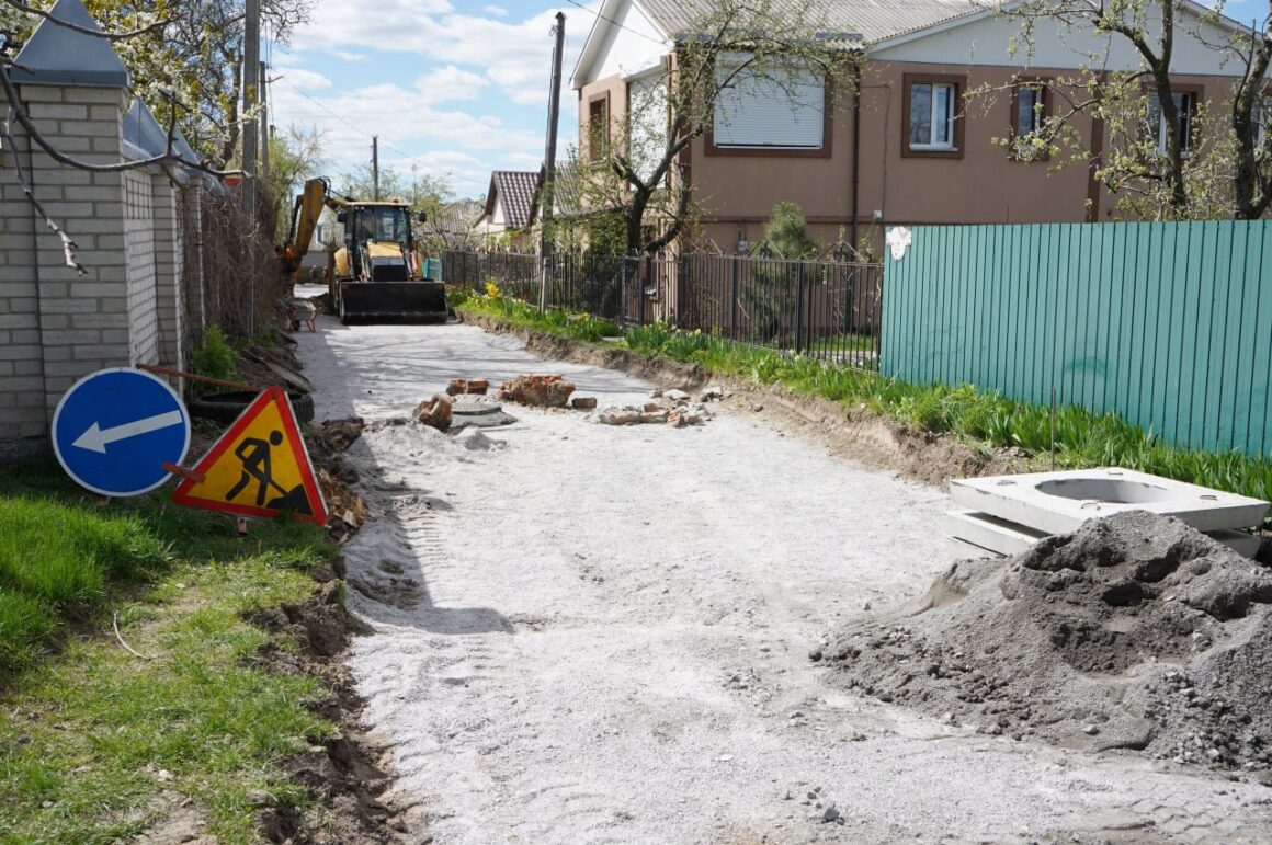 Розпочали ремонт вінницьких вулиці Лугової та другого провулку С. Наливайка за умов співфінансування