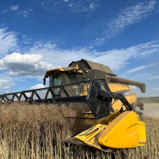 Техніка в полі.